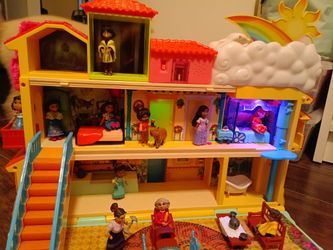 Like New Disney Encanto Magical Casa Madrigal Interactive Small Fashion Doll Dollhouse Playset