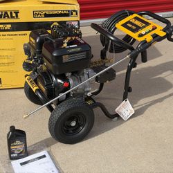 DEWALT 4400 PSI Gas Pressure Washer