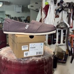 New Tom Classic Ash Canvas  Size 11 Man 