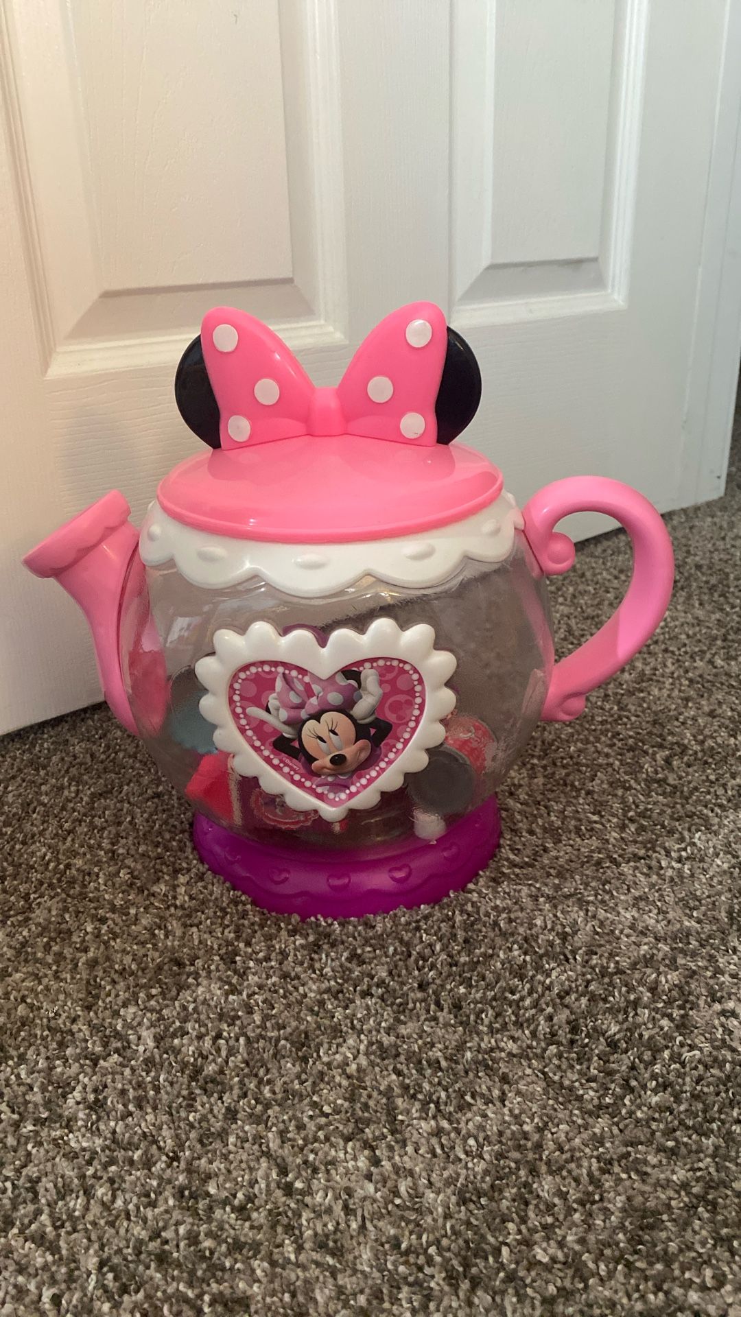 Minnie Mouse Teapot And Various Accessories