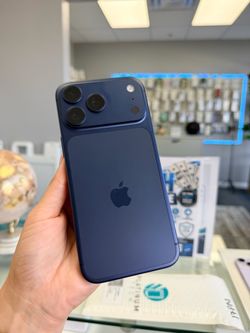 Unlocked iPhone 17 Pro Max blue like new