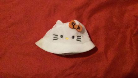 Mini/small hello kitty hat