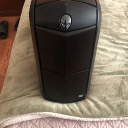 Alienware Aurora R4,Intel® Core™ i7-4820K 32GB DDR3, Dual NVIDIA GeForce GTx  Only  For Parts 