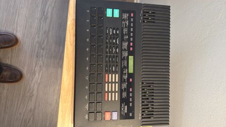 YAMAHA RX5 Digital Rhythm Programmer Drum Machine w/ 100-240V PSU