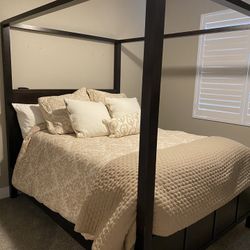 Queen Size Bed With Mattess