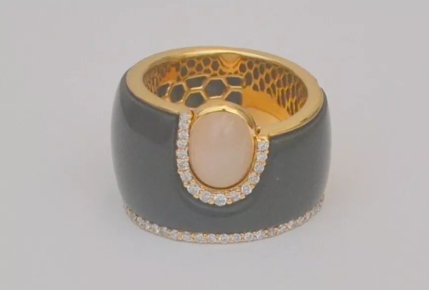 gold ring 18k woman diamond band ring preowned size 6.5 Etho Maria LH28881