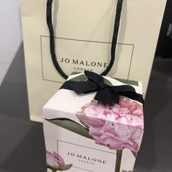 Jo Malone Peony & Blush Suede Candle – New with bag (Giftable)