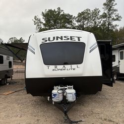 2021 Sunset Trail Super Lite 269FK Front Kitchen RV 