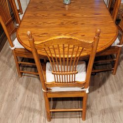 Solid Oak Dining Table and 6 Chairs 