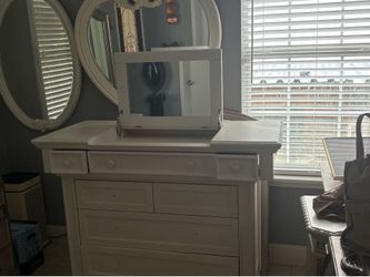 Disney princess vanity
