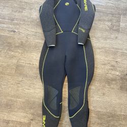 Women’s 7mm Scuba Wetsuit Size 6+ BARE Evoke 2020