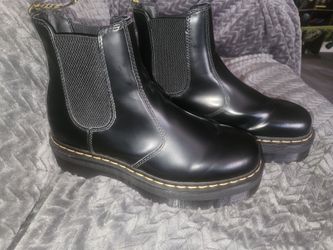 NEW Dr Martens 2976 no box