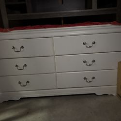 White 6-Drawer Dresser – Solid, Clean & Good Condition – $100 