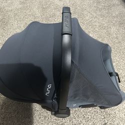 Nuna Urbn Car seat 