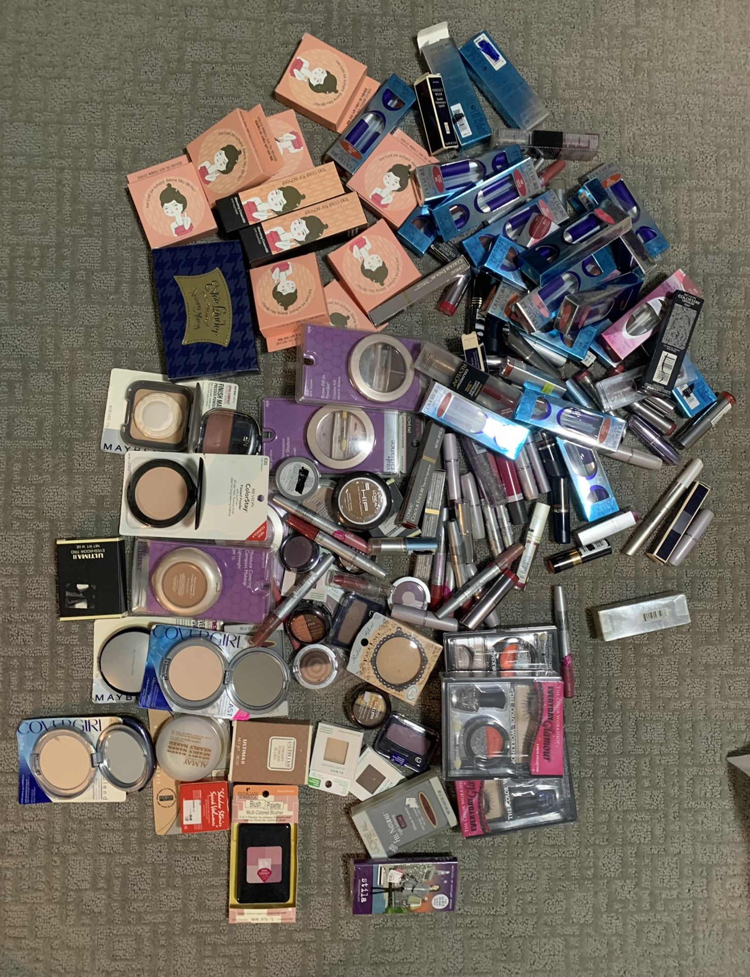 L’Oréal Revlon Almay Tony Covergirl Huge Lot of Makeup 