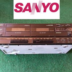 Vintage SANYO RDW-389 DUAL CASSETTE DECK WORKS! (Please Read Full Description)