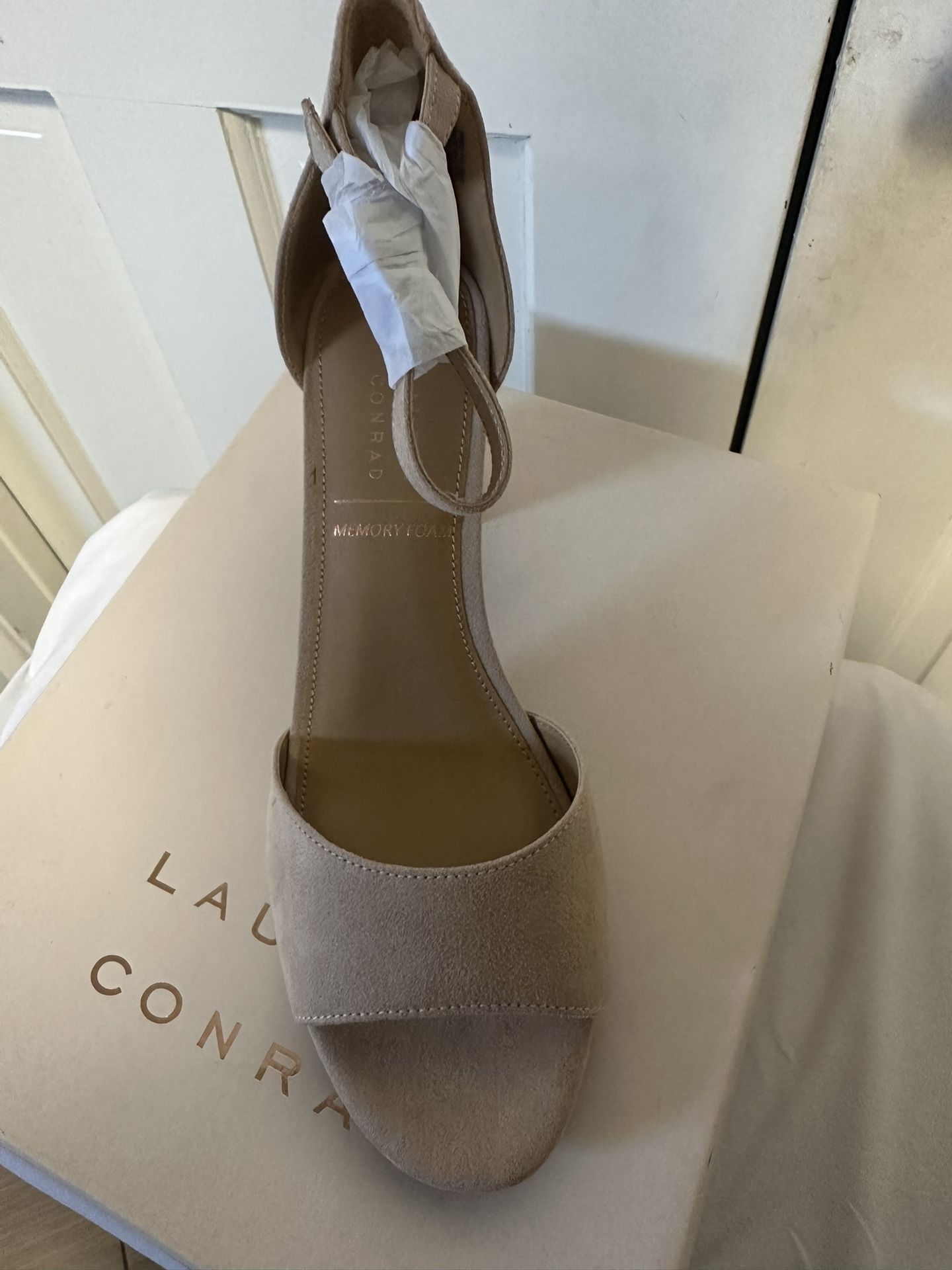 New Women’s Shoes Size 10 M