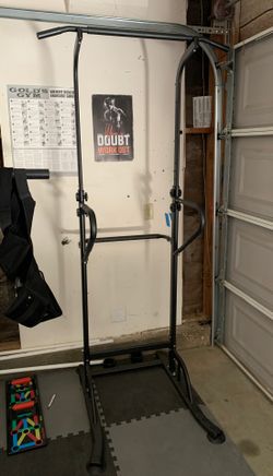 Pull up/ dip station