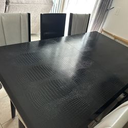 Sleek Black Dining Set with Extension – 6 Chairs, Crocodile Design