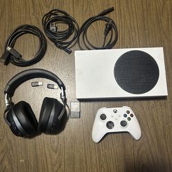 Xbox series s with accessories