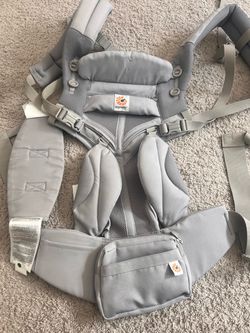 Ergobaby baby carrier