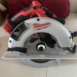 Milwaukee 2631-20 M18 18V 7-1/4-Inch Brushless Circular Saw - Bare Tool