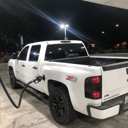 2010 Chevy Silverado Z71 4x4 Crew Cab 