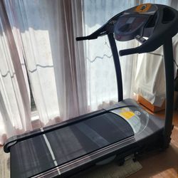 Treadmill- Horizon t61