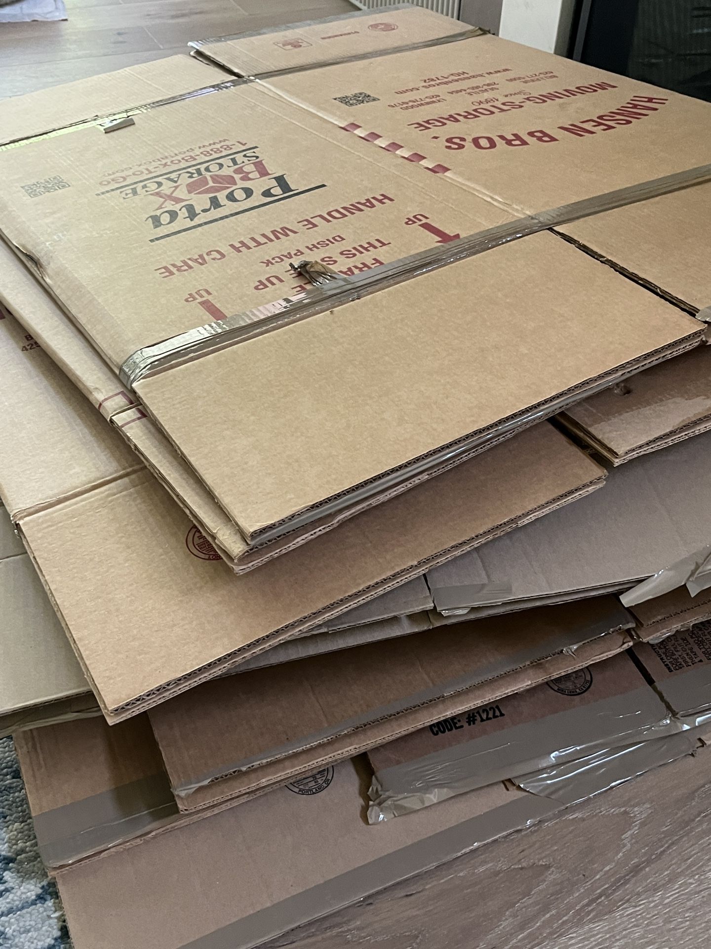 PENDING- Moving boxes and packing supplies- Free