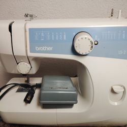 BROTHER SEWING MACHINE 