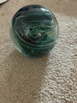 Vintage Kerry Green & Black Swirl Art Glass Globe Paperweight 2.75