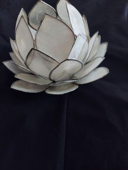 Lotus votive holder