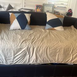 Day bed extra twin, mattress included, barely used