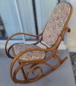 Vintage 70s Brentwood rocking chair