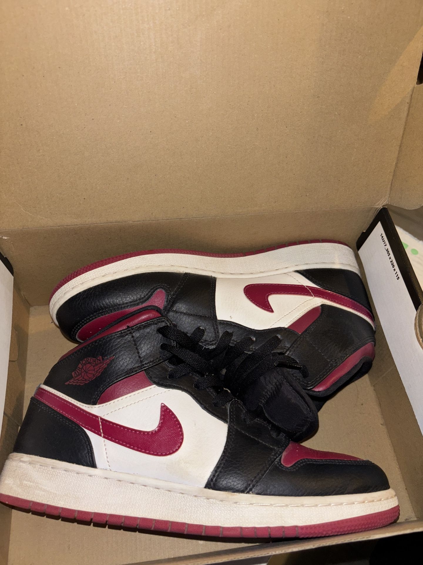 Nike Air Jordan Mid
