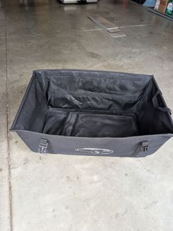 Expandable trunk organizer for Tesla