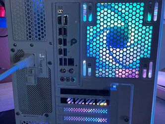 Selling White Custom Gaming PC