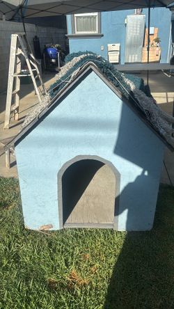 Dog house.. free