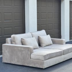 🛋️ Sofa/Couch - Beige - Microfiber - Delivery Available 🚛