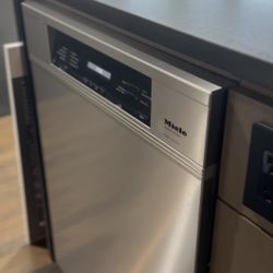 Miele Microwave ContourLine DirectSelect M6160TC