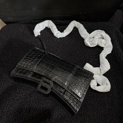 Balenciaga Hourglass Chain Wallet – Black 