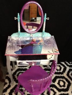 Sparkling vanity would make a perfect gift for a child