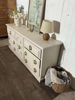Vintage Triple Dresser with Center Cabinet Good Condition And Clean $250 Delivery Available $20