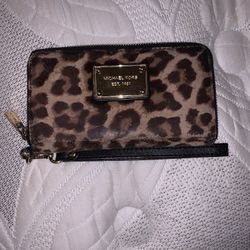 Michael Kors Wristlet 