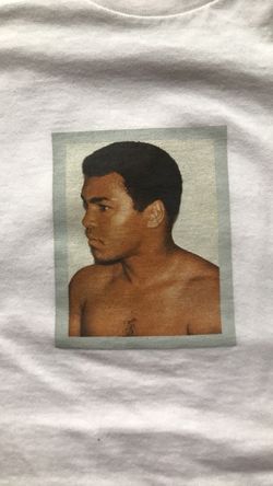 Muhammad Ali supreme tee medium