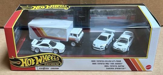 Hot Wheels Toyota Box Set Diorama - Supra, Celica, MR2