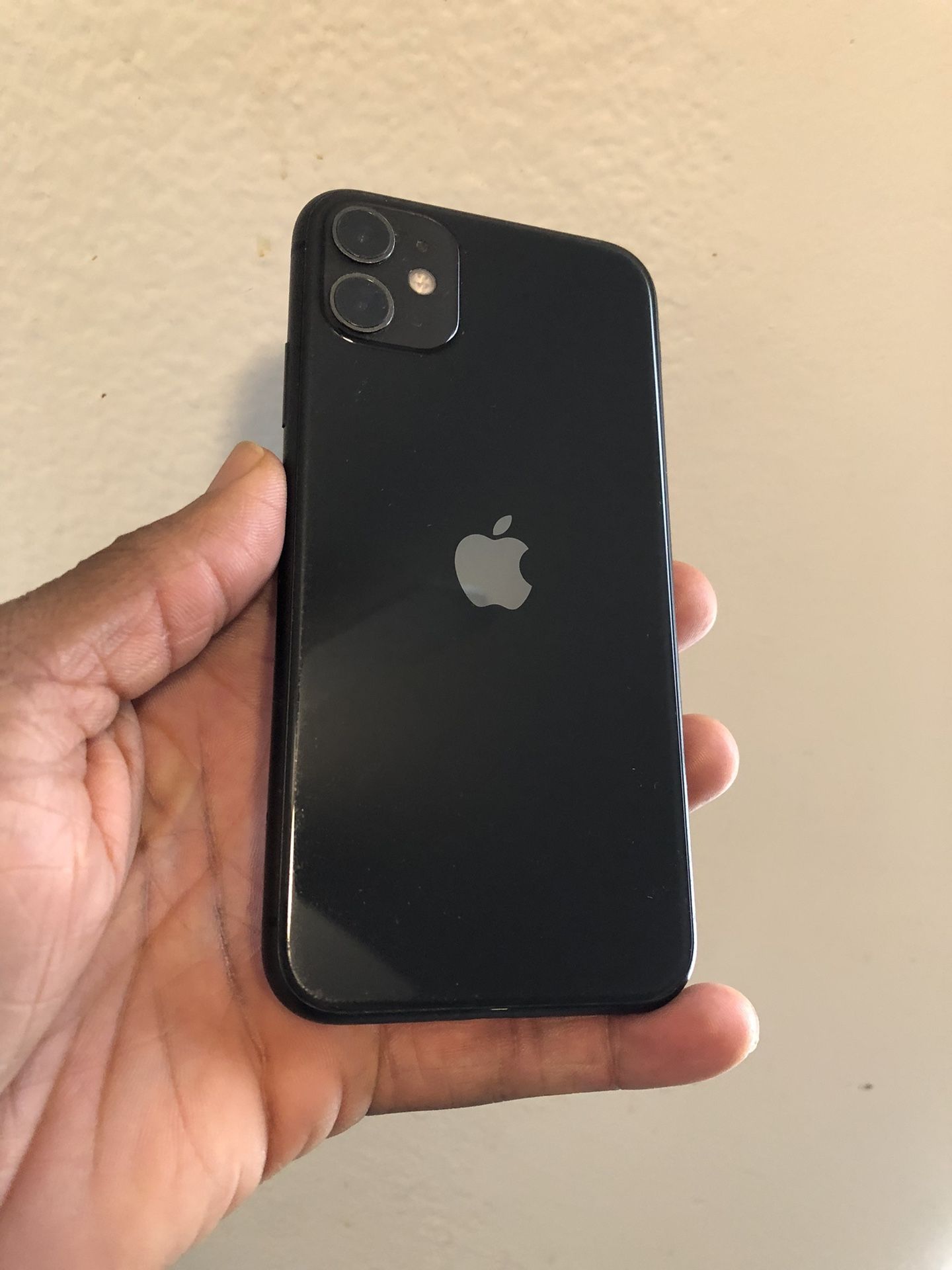 iPhone 11 64gb Unlocked - $150 No Less