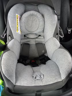 Like New!! Maxi Cosi Carseat & All Accessories!!