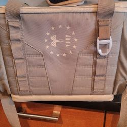 Under  Armour 24 Can Cooler
