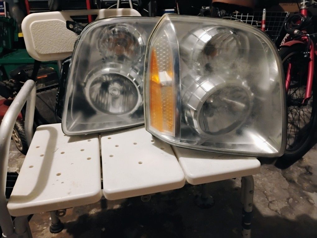2007 To 2014 GMC Yukon Denali Headlights